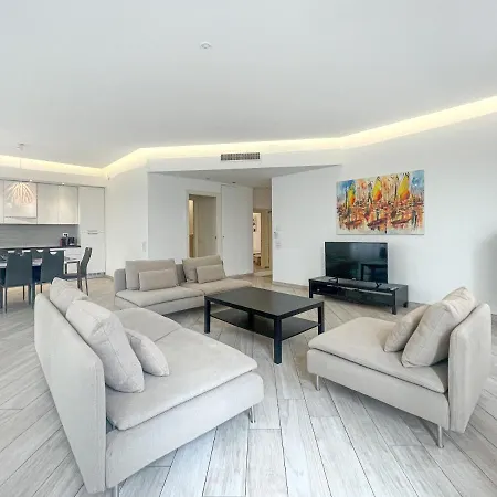Seventh Apartment