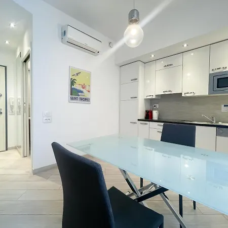 Seventh Apartment