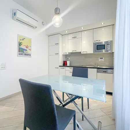 Seventh Apartment