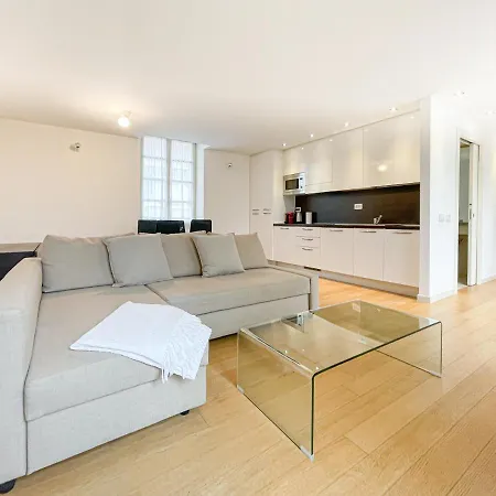 Apartment Seventh