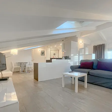 Seventh Apartment Cannes